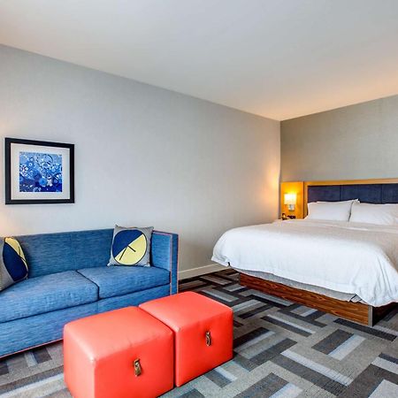 Hampton Inn & Suites Boston/Waltham Bagian luar foto