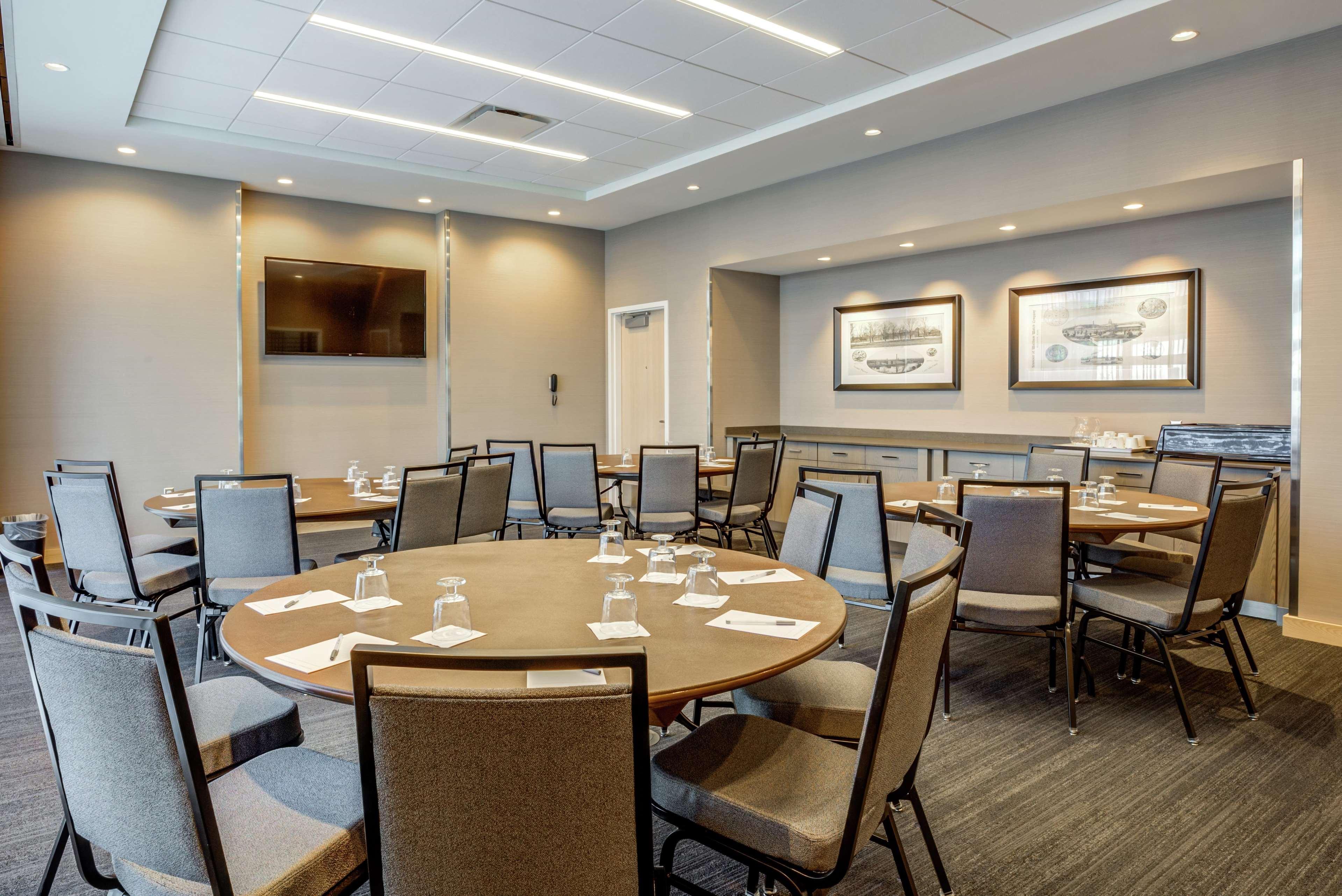 Hampton Inn & Suites Boston/Waltham Bagian luar foto