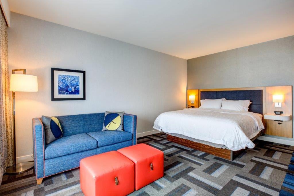Hampton Inn & Suites Boston/Waltham Bagian luar foto