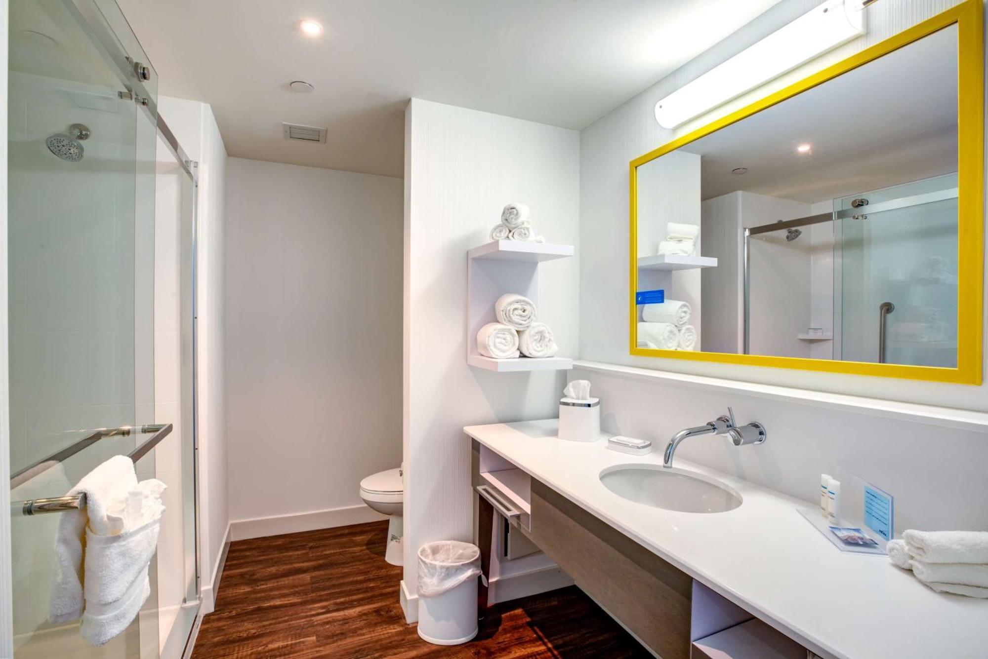 Hampton Inn & Suites Boston/Waltham Bagian luar foto