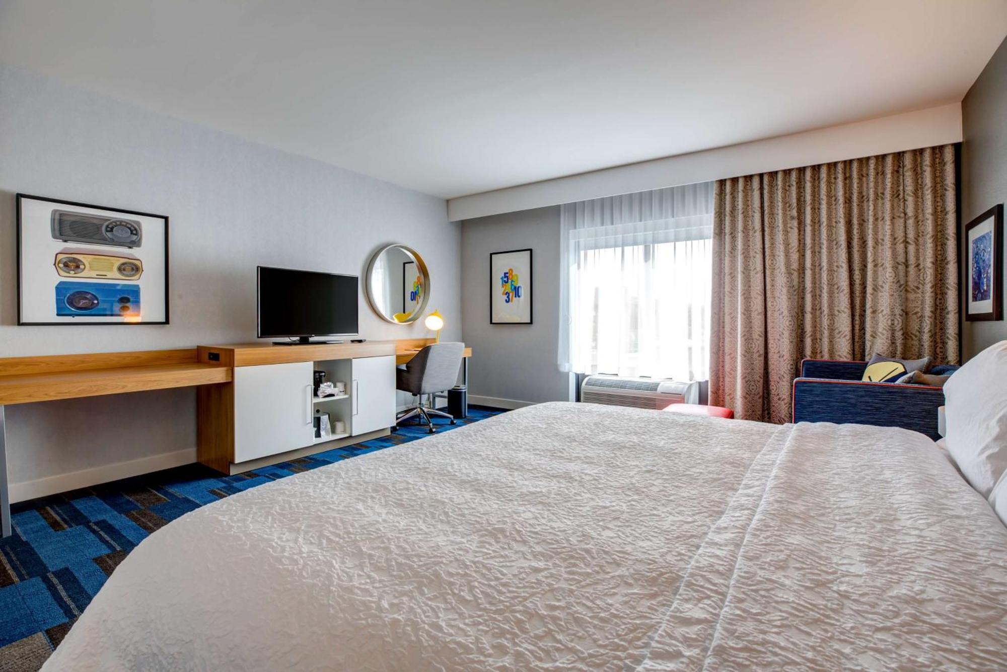 Hampton Inn & Suites Boston/Waltham Bagian luar foto