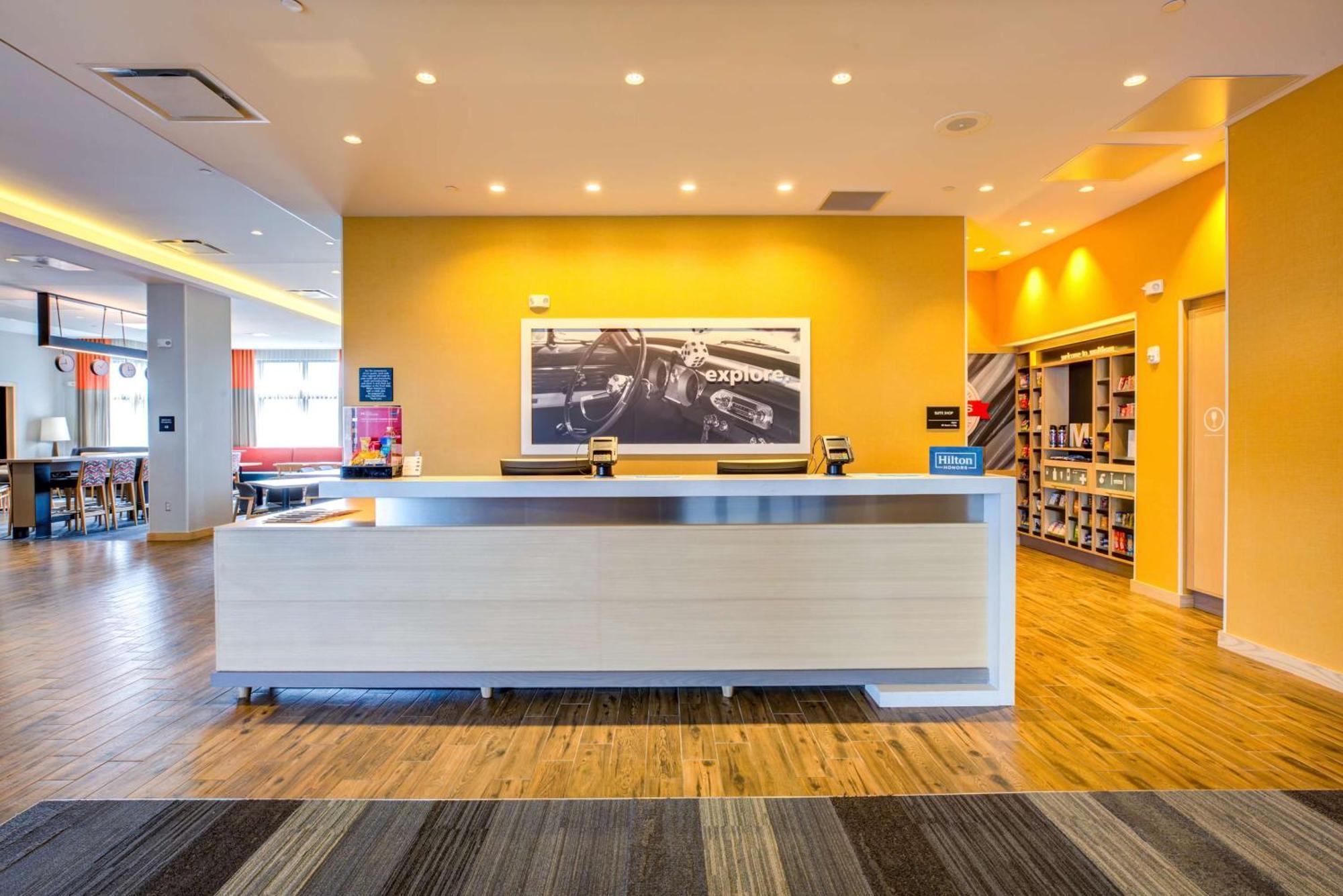 Hampton Inn & Suites Boston/Waltham Bagian luar foto