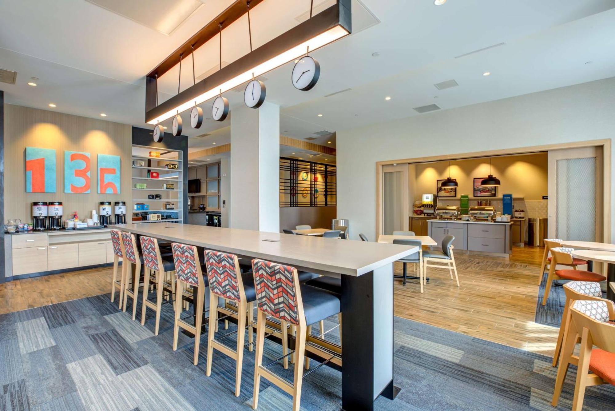 Hampton Inn & Suites Boston/Waltham Bagian luar foto