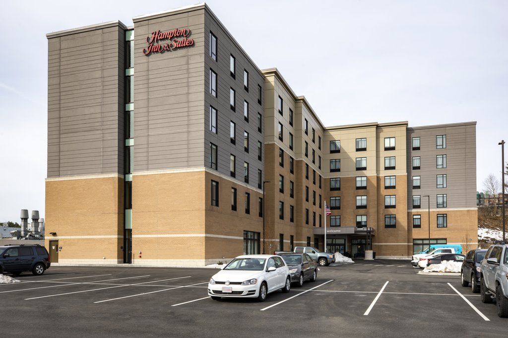 Hampton Inn & Suites Boston/Waltham Bagian luar foto