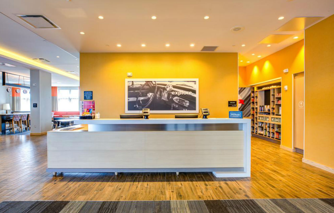 Hampton Inn & Suites Boston/Waltham Bagian luar foto