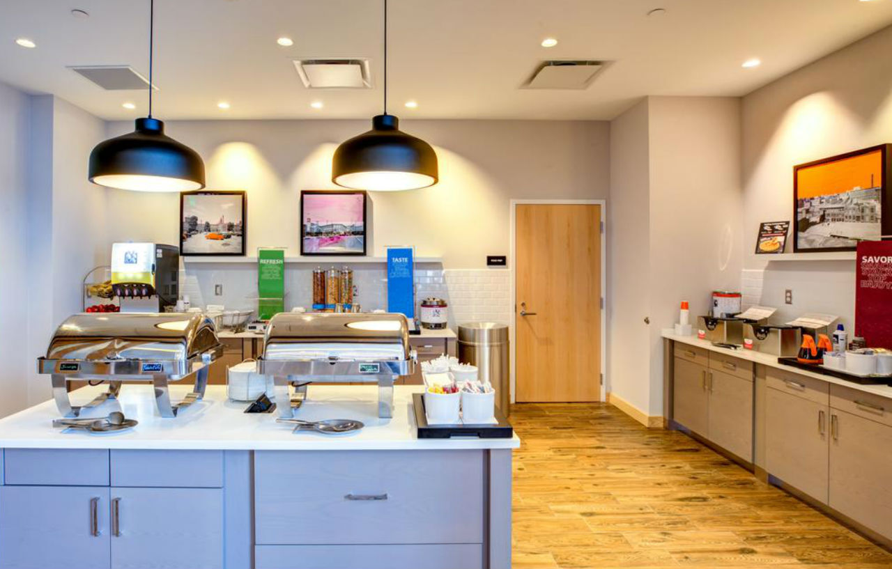 Hampton Inn & Suites Boston/Waltham Bagian luar foto